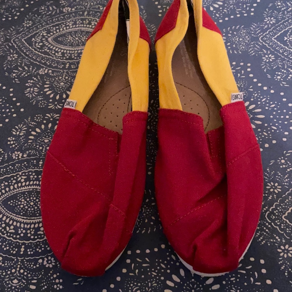 Toms
